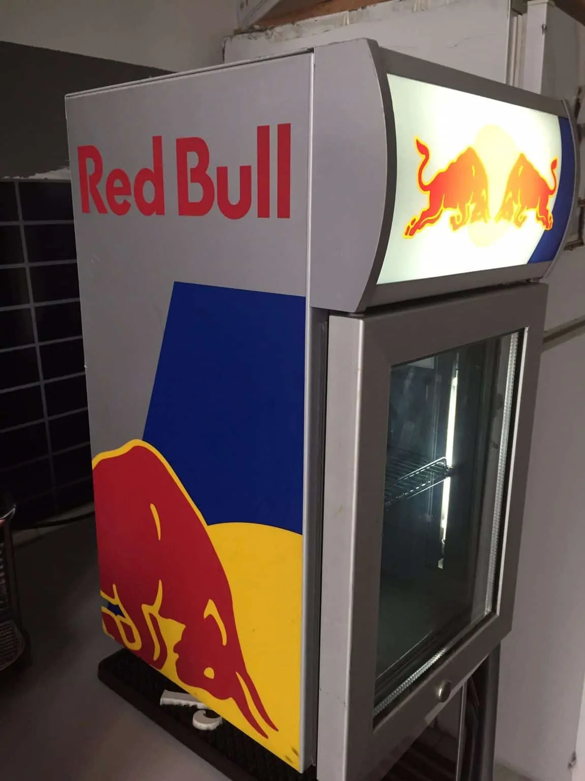 red bull mini frigo
